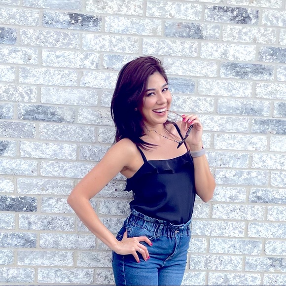 Meet your Posher, Janet - Picture 1 of 2